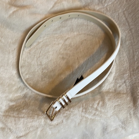 Torrid white belt size 2  2X 18 to 20 - Picture 9 of 12